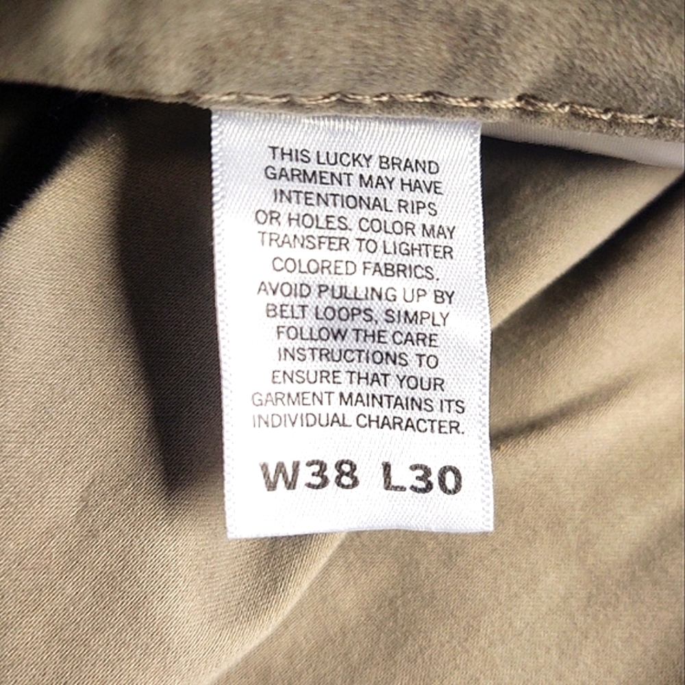BRAND NEW W/TAGS! Men's Lucky Brand 38x30 Straight leg khakis. 1 Day ship!